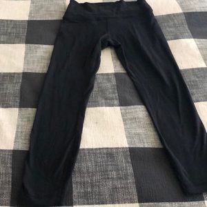 Black 7/8 lululemon wunder under pants